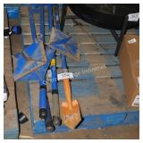 4 garden tools (damaged)