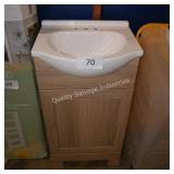 18" vanity w top