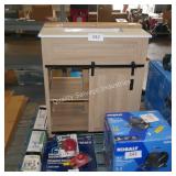 30" vanity w top (chip in top )