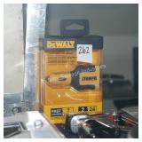 dewalt car charger (display)