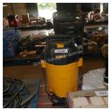 dewalt wet dry vac
