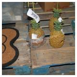 3 pineapple birdhouse one broke
