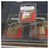 3 masterlocks locks w/ keys (display)
