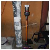 NOT TESTED dyson vac NO CHARGER