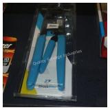 sharkbite pex clamp tool (display)