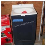 18ï¿½ vanity w top (cracked back plate)