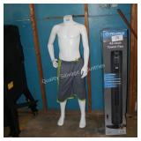 mannequin w shorts