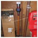 dyson v8 cordless vac -tested -works