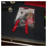 arrow eyelet pliers (display)