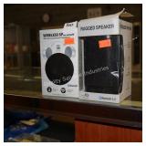 2 bluetooth rechargeable speakers (display)