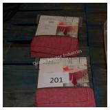 2 table cloths