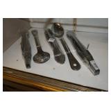 3/2pk tongs 2/3pk spoons (display)
