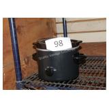 sm crock pot w lid