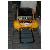 dewalt 4.5g air compressor