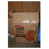 rubbermaid mop bucket - missing wringer