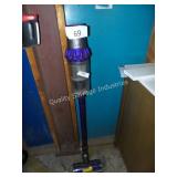 dyson cordless vac -works needs charger