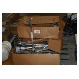3 ctns rubbermaod mop handles