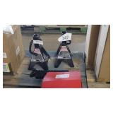 2 jack stands