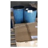 2 flower pots