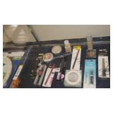 asst makeup (display)