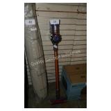 dyson vac - no charger