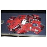 25/10ct dï¿½addario guitar picks (display)