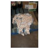 6 onesies (2/3pks)