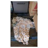6 onesies (2/3pk)