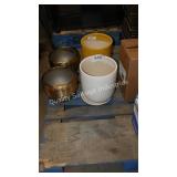 4 flower pots