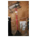 2 metal leaf rake