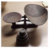 Vintage Cast Iron Balance Scale & Weights