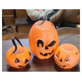 3 Vintage plastic Pumpkins Halloween (B)