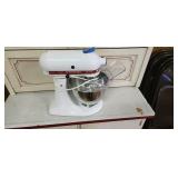 KitchenAid Mixer Clean & Working W/ Attachments