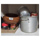 Mirro 16qt Pot Tins Wood Bowls +++