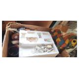 Wall Decor Plaques Figures ++