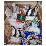 Musical Figurines Penguins Christmas ++