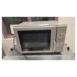 Countertop commercial microwave oven, stainless/gr