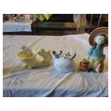 2 ceramic planters and 1 ceramic chicken item