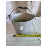 Aluminum pot 7.5 in deep