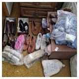 Womens slippers size 9. Men