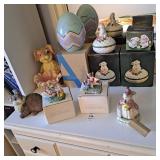 Avon collection,carousel wonderland miniature