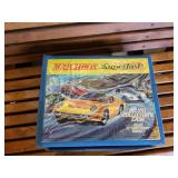 Matchbox Cary case & assortment of cars