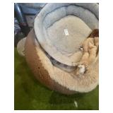 Lot of dog/ cat beds