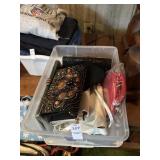Lot of assorted clutch purses