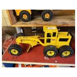 Vintage Tonka Yellow Metal Road Grader Toy
