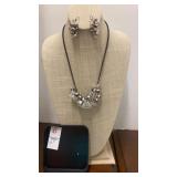 Crystal style necklace and earrings set