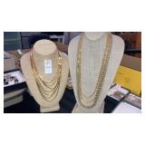 Gold tone & silvertone necklaces (4)