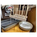 Cake pans, pie pans, pampered chef rack