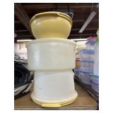 Tupperware cake saver and large bowls