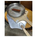 Pizza spatulas and grill basket